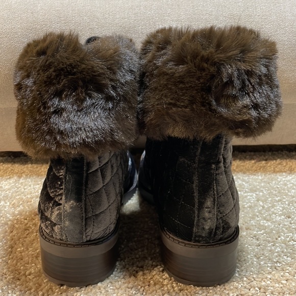 NWT (7.5) Isaac Mizrahi brown fur ankle boots Leanna BM new suede quilted laceup - Picture 7 of 15